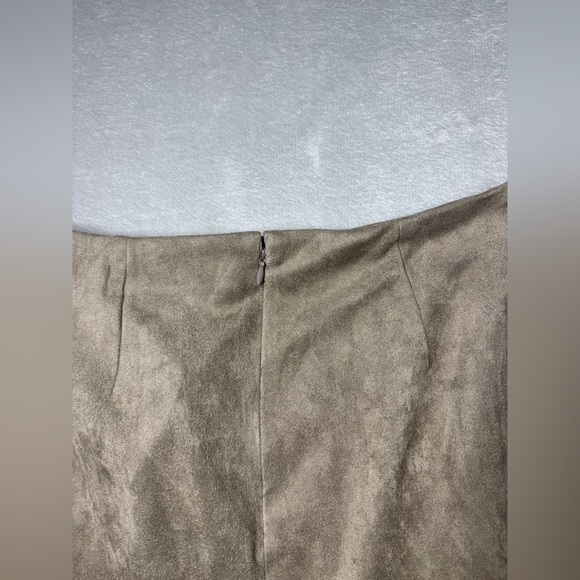 NWT Neiman Marcus Asymmetrical Hem Faux Suede Tan Boho Fringe Mini Skirt Medium - Picture 10 of 14
